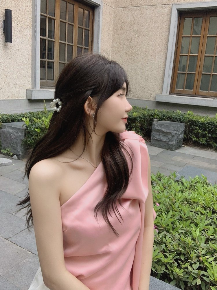 Be Careful Machine Temperament Bow One Shoulder