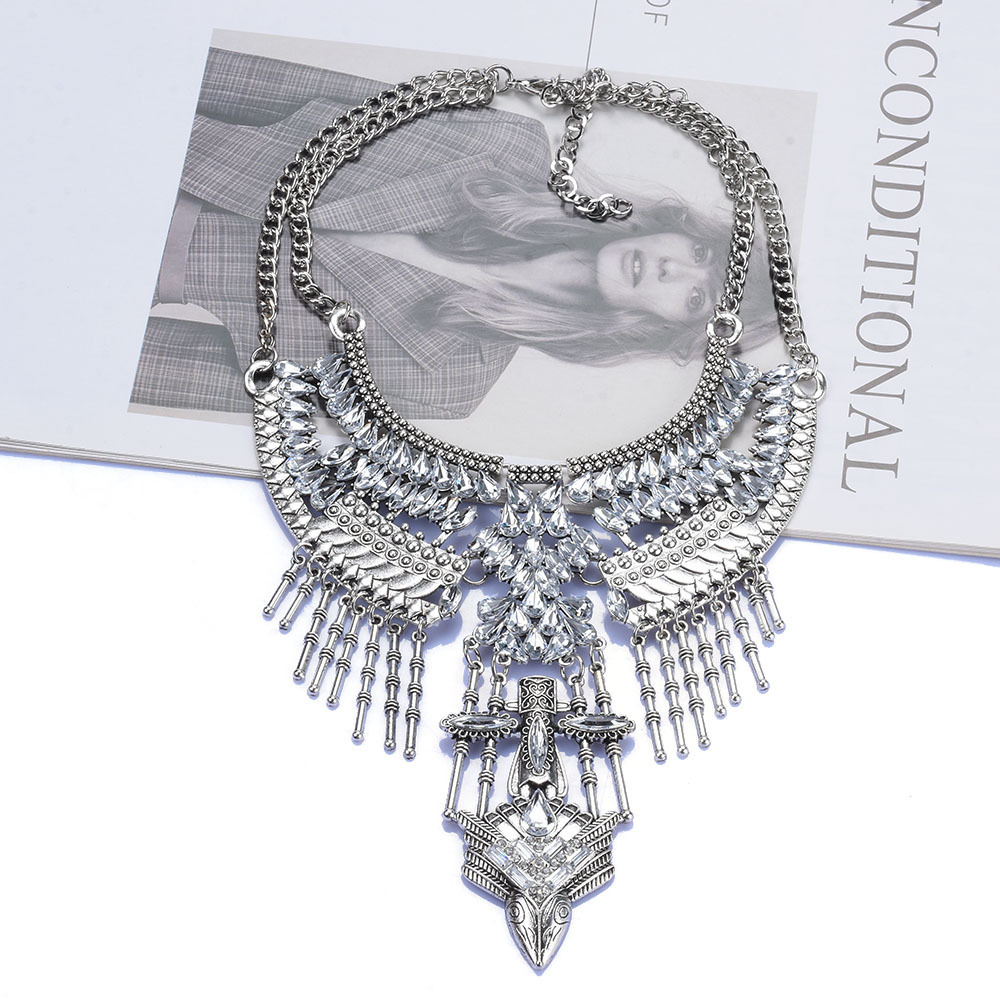 European And American Fashion Popular Female Exaggerated Necklace Luxury Diamond Long Clavicle Chain Yiwu Necklace Wholesale Female X029