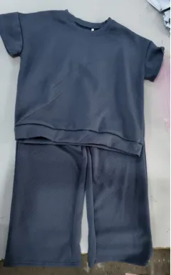 Solid Colour Texture Casual Fashion Women's Wear Short-sleeved Trousers Two-piece Set - Dark Grey - View 1