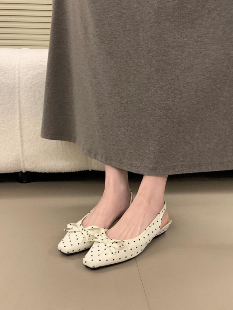 Closed Toe Mid Heel Sandals, picture 4 of 5