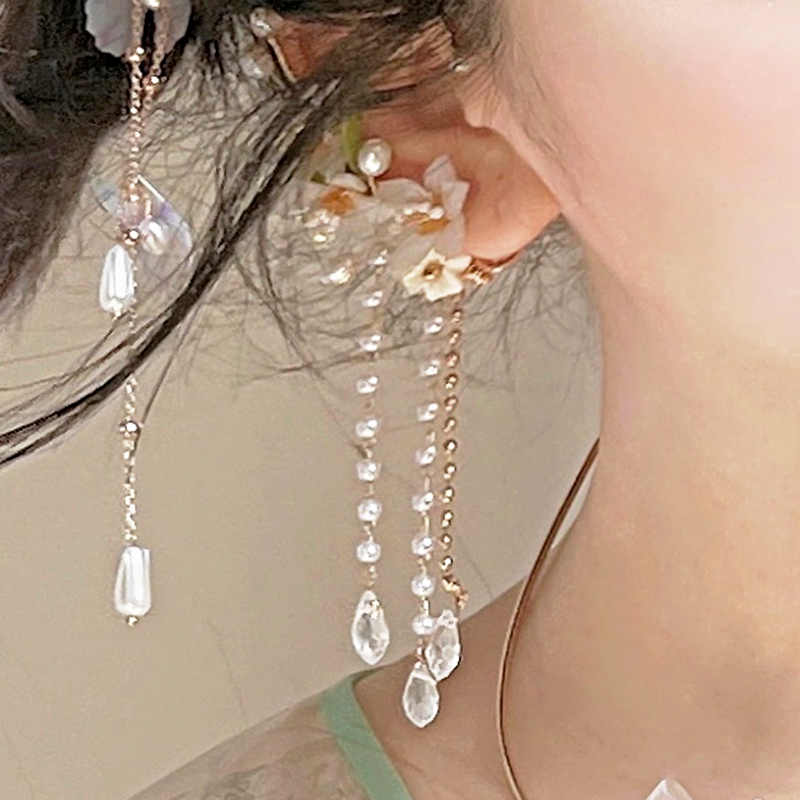 Women's Retro Tassel Narcissus Antique Style Earrings