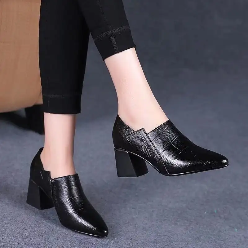 Fashion All-match Soft Leather Mid-heel High Heels