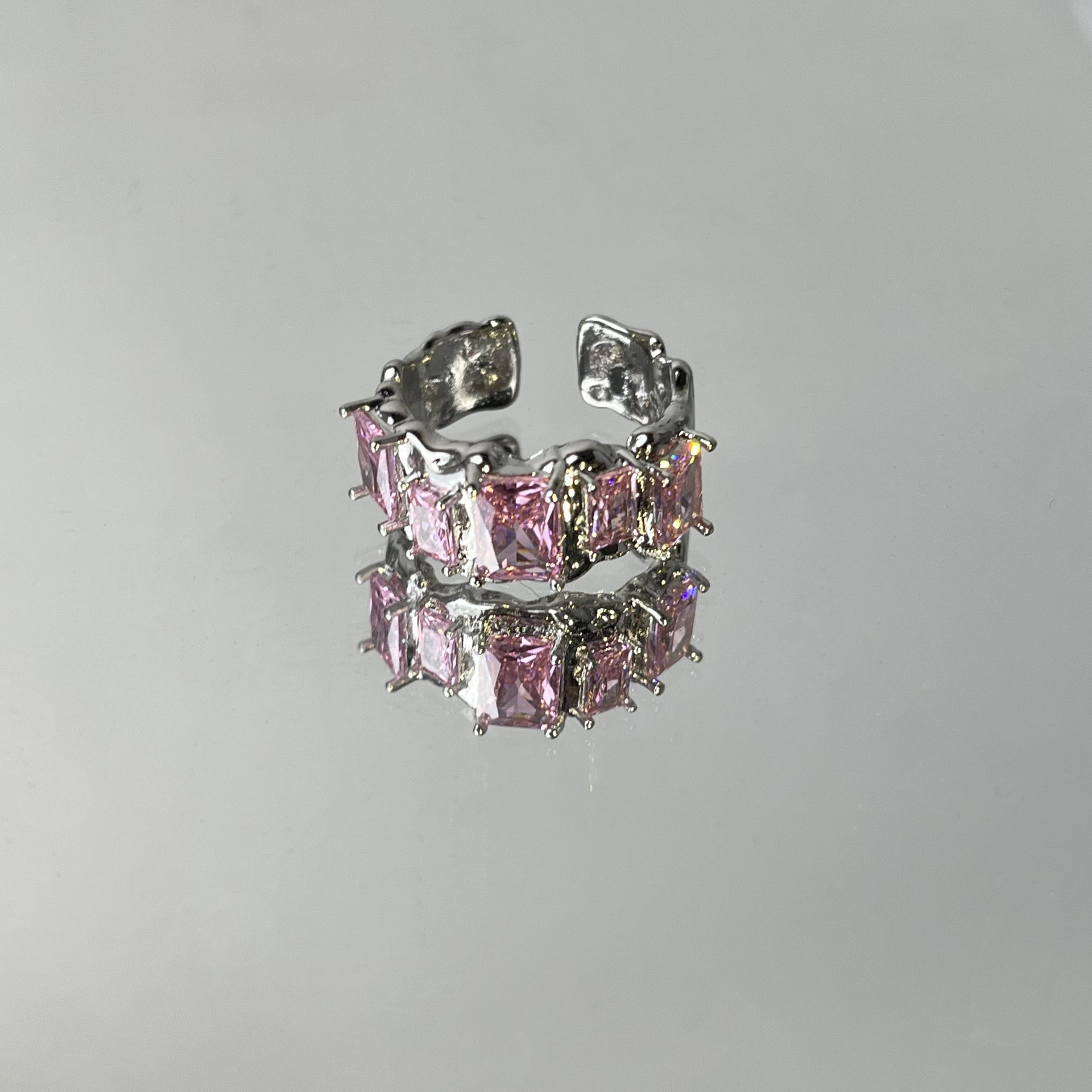 Title 1, Bague Rose Metal Design Premium Zircon. Un bijo...