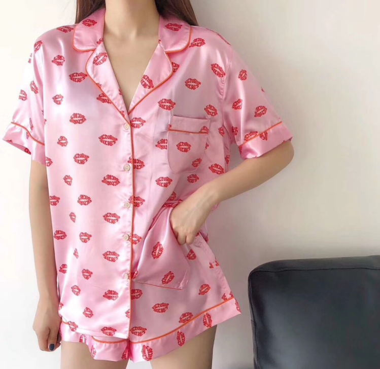 Title 5, Lips short sleeve shorts Pajama woman