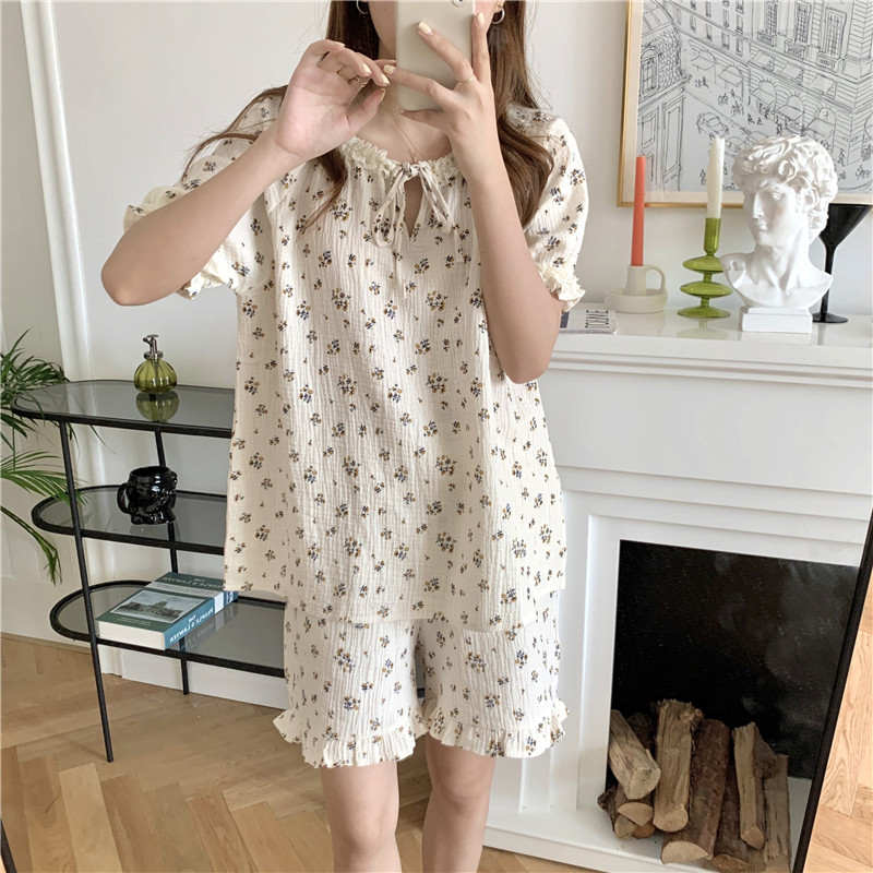 Title 3, Women Sweet Lace Floral Short Sleeve Pajamas