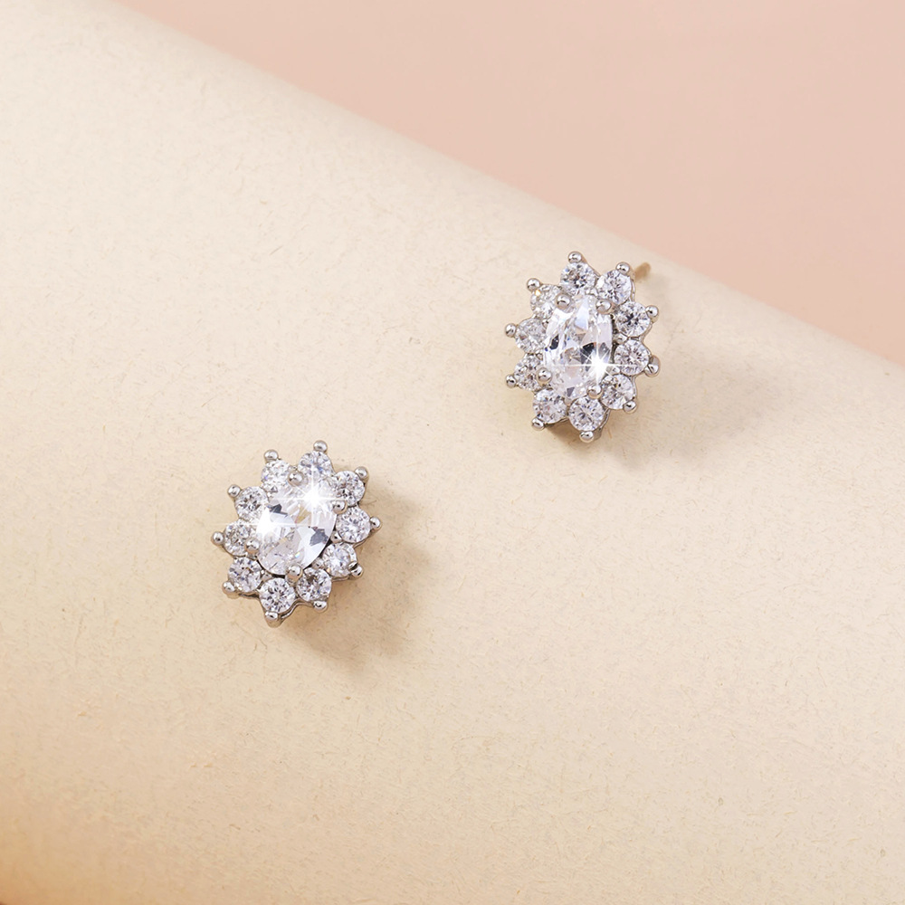 Fashionable And Simple Retro Earrings With Zircon Sun Flower Oval Flowers