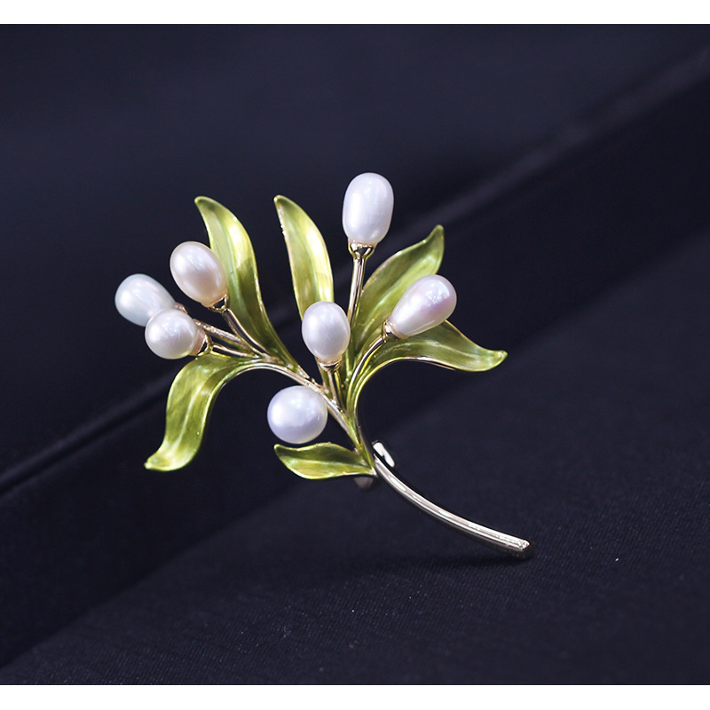 Title 7, Natural Freshwater Pearl Olive Branch Brooch Gr...