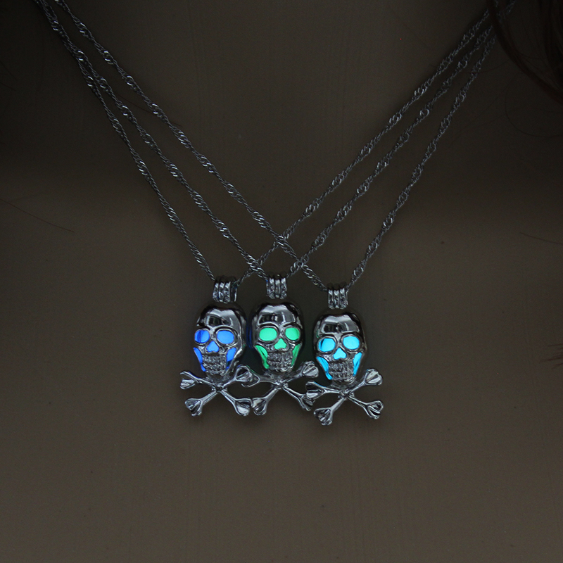 Halloween glow-in-the-dark skull necklace