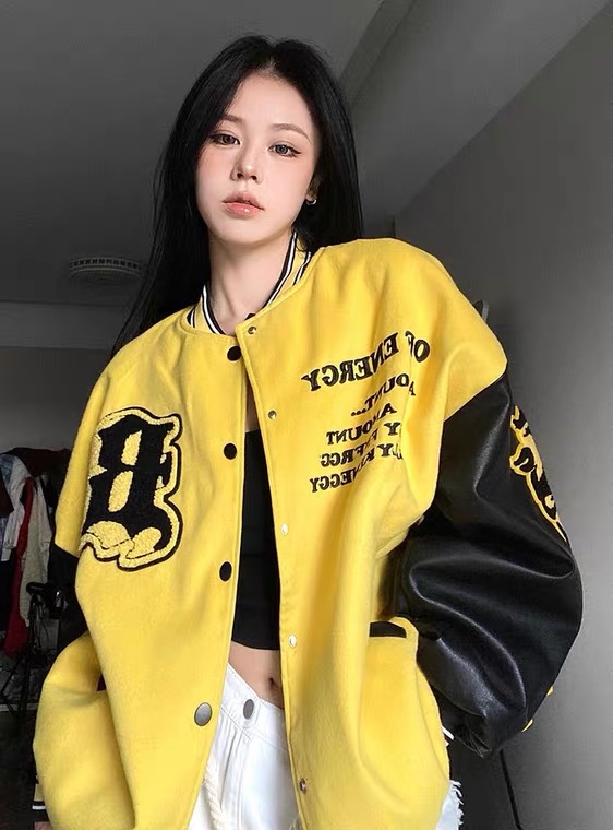 Title 2, Baseballjacke mit modischen Nähten für Herren u...