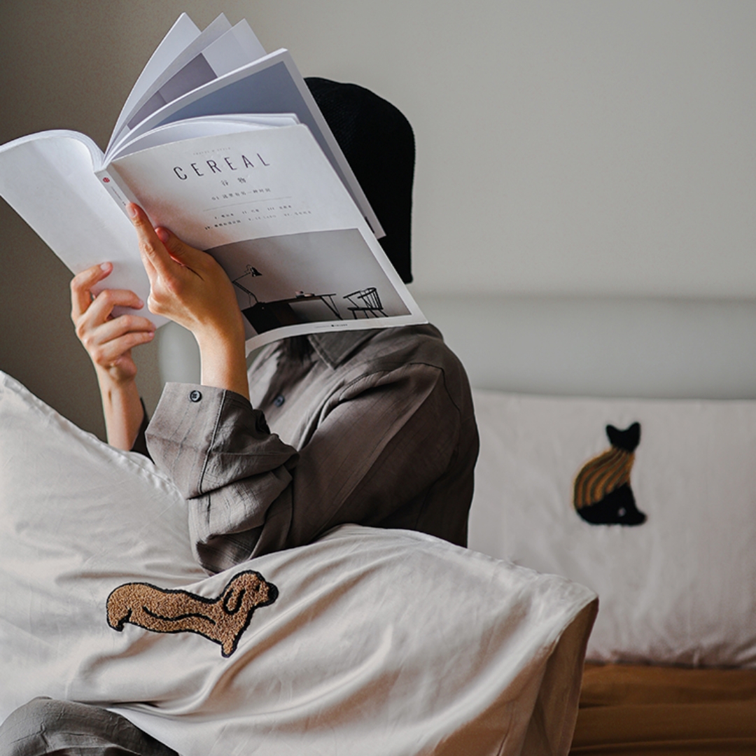 Milk Coffee Colored Plush Pure Cotton Three-dimensional Embroidery Pillowcase