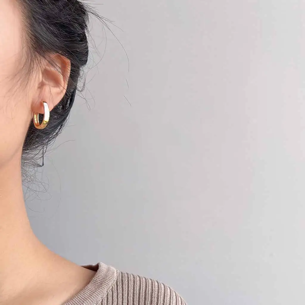 High-grade Oval Oil Dripping Broken Shell Ear Clip Female