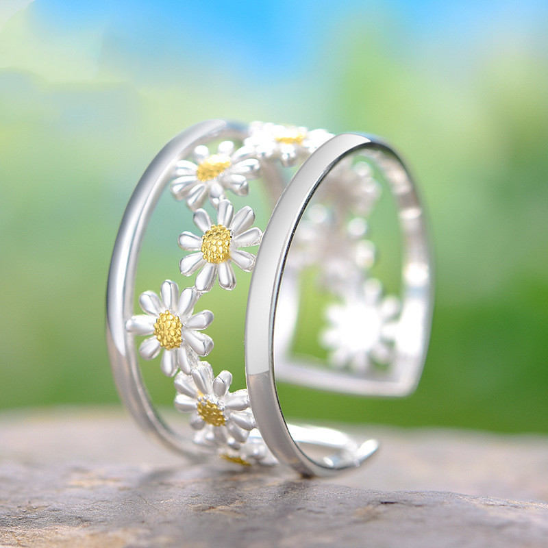Sterling Silver Ladies Adjustable Small Daisy Ring