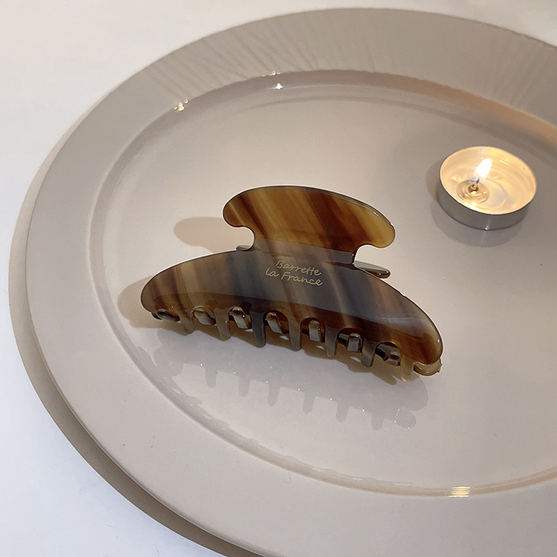 Simple Acetic Acid Geometric Crescent Grip Curry Color - Shop at LoveMi