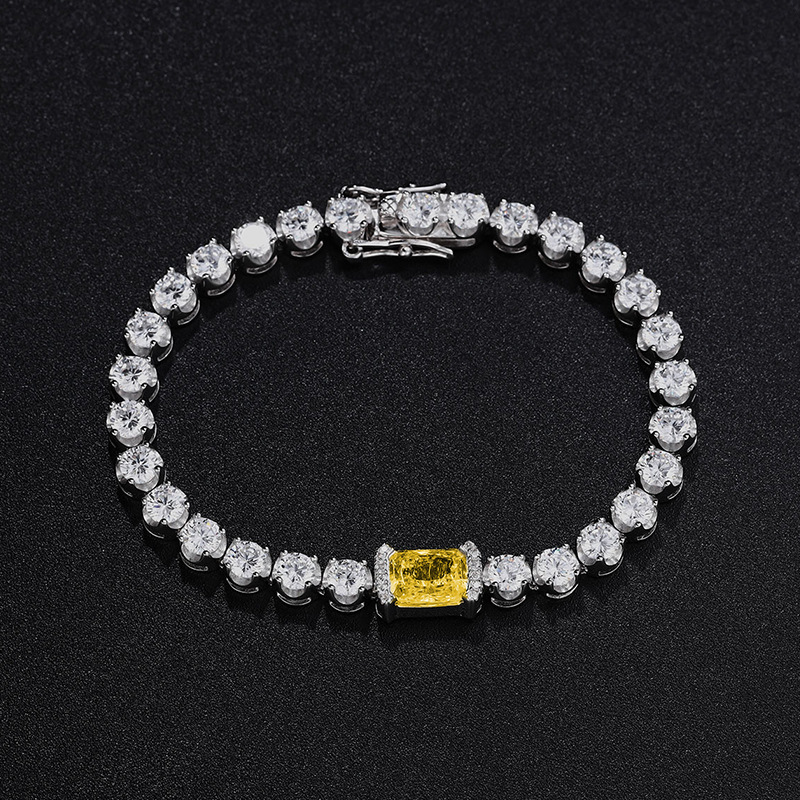 Title 3, Luxury And Simple Temperament Bracelet