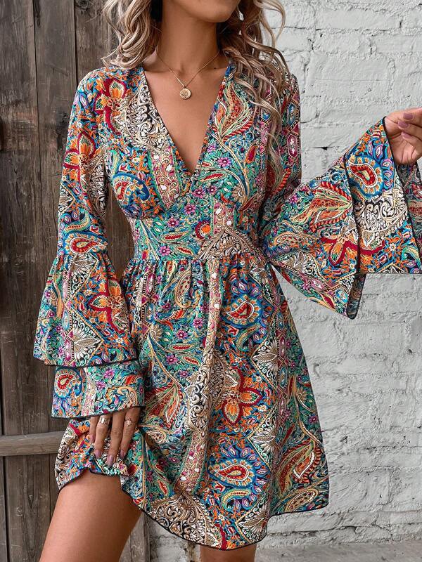 2026 New Arrival European & American Cross-Border Autumn Winter Fashion Elegant Women's Paisley Print V-Neck Flare Sleeve Dress