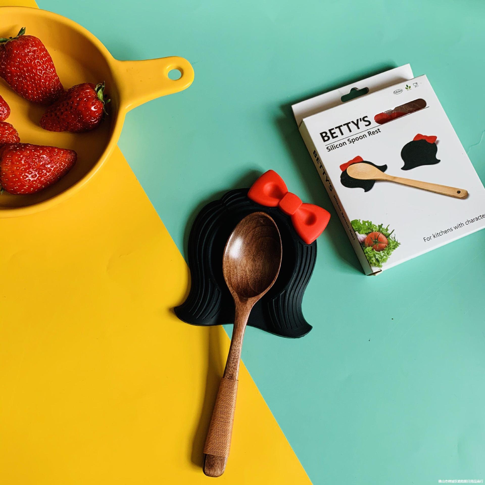 Title 7, Silicone spoon holder