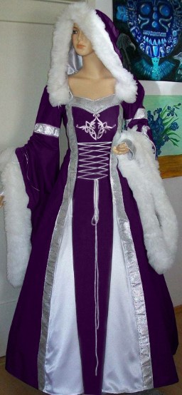 Classic Renaissance Hooded Flared Sleeve Dress - Picture 3 of 5