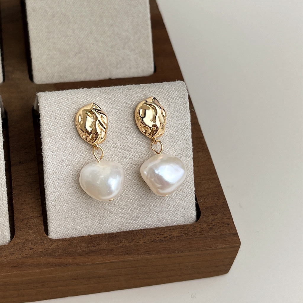 French Retro Pearl Earrings For Women Baroque Freshwater Pearl Studs Vintage Elegant Jewelry