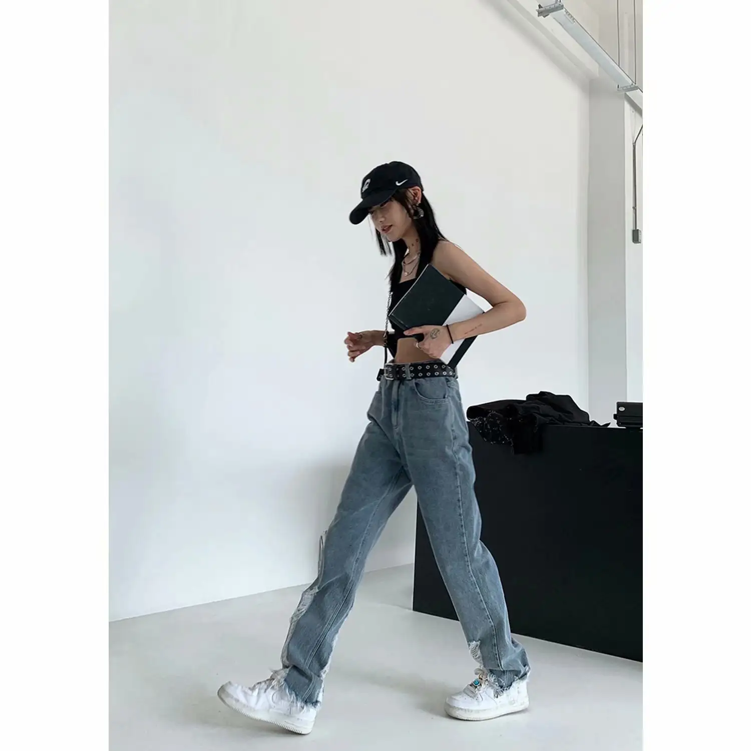Men's Fashion Personality Retro Ripped Jeans