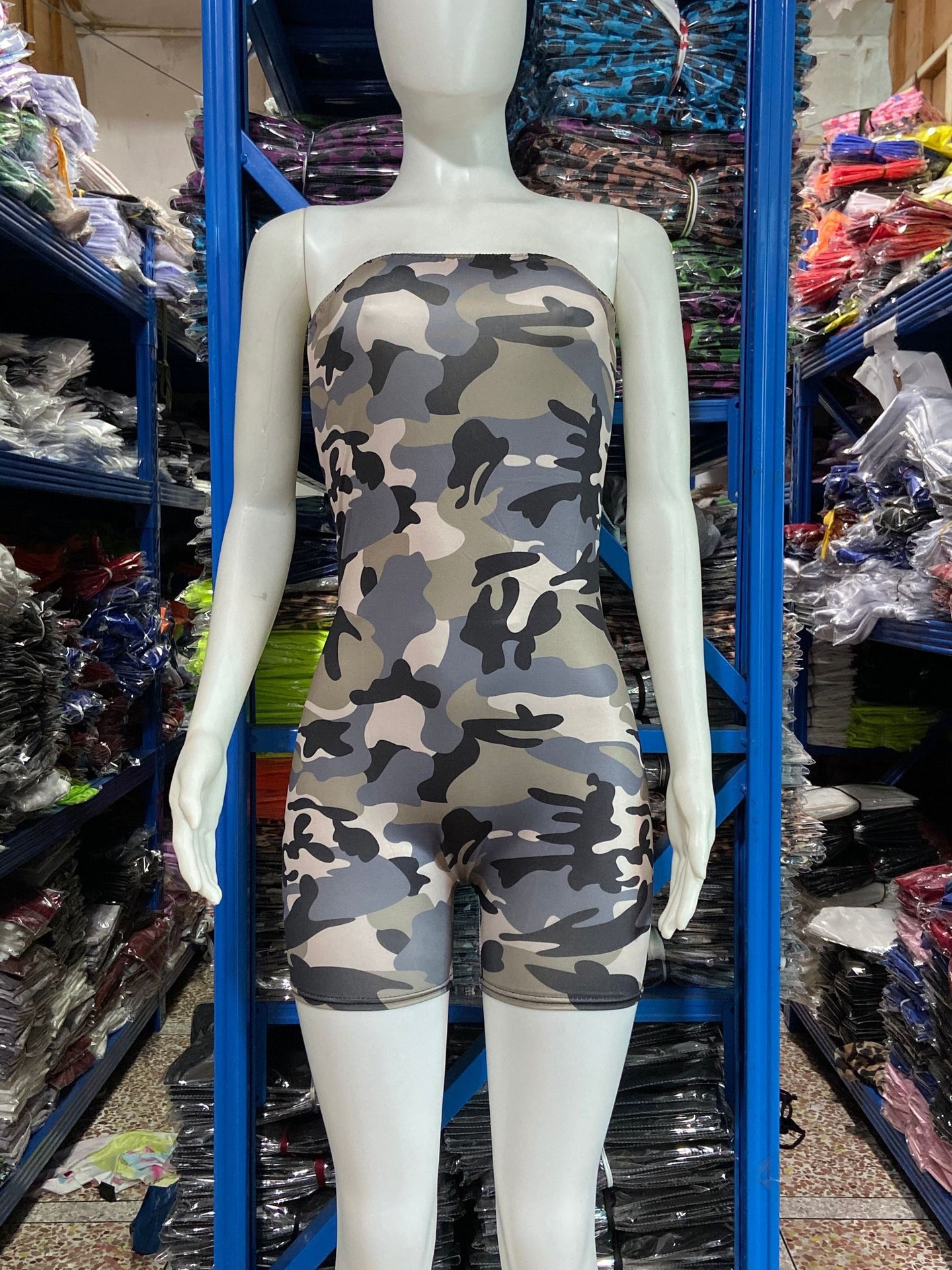 Solid Color Slim-fit Strapless Jumpsuit - Image 6