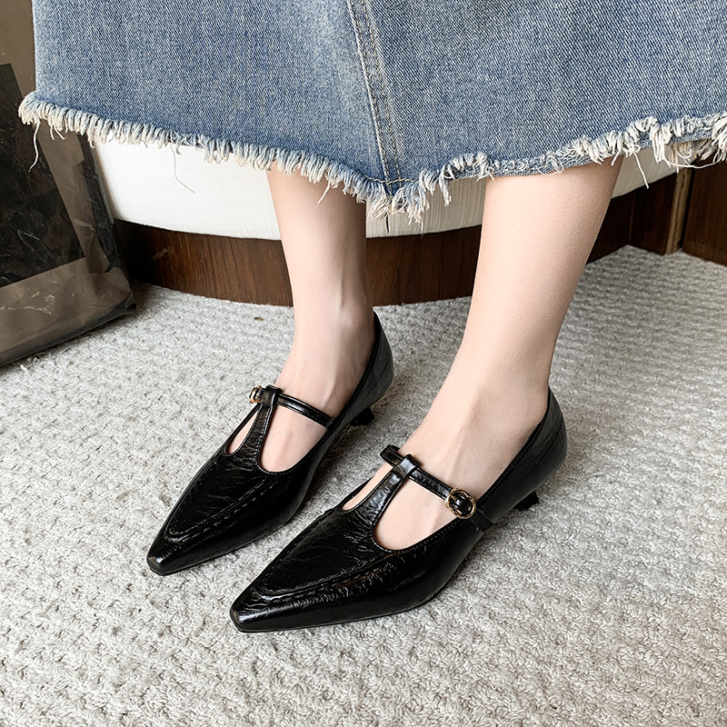 Crinkled Leather Kitten Heel Pumps, picture 4 of 4