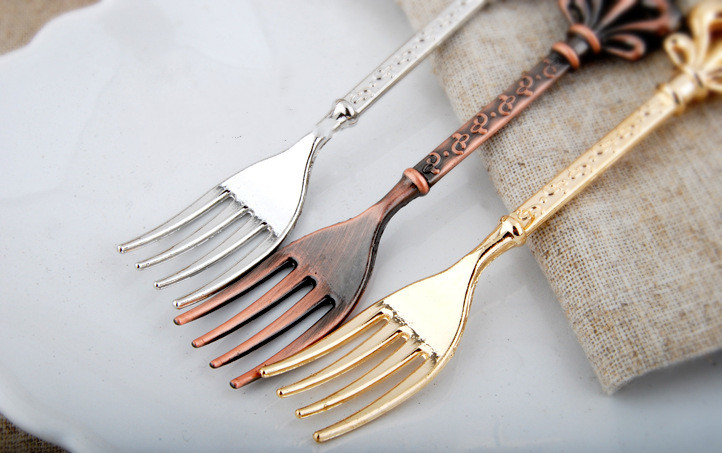 Title 9, Retro European Dessert Cake Fork