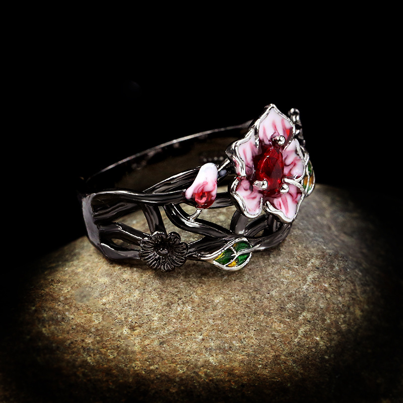 Title 3, Black Gold Plated Two-tone Flower Ring Female