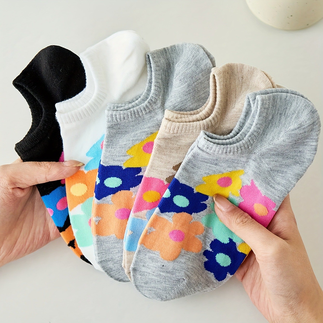 5 Pairs Of Graffiti Flower Socks, Boat Socks, Invisible Socks