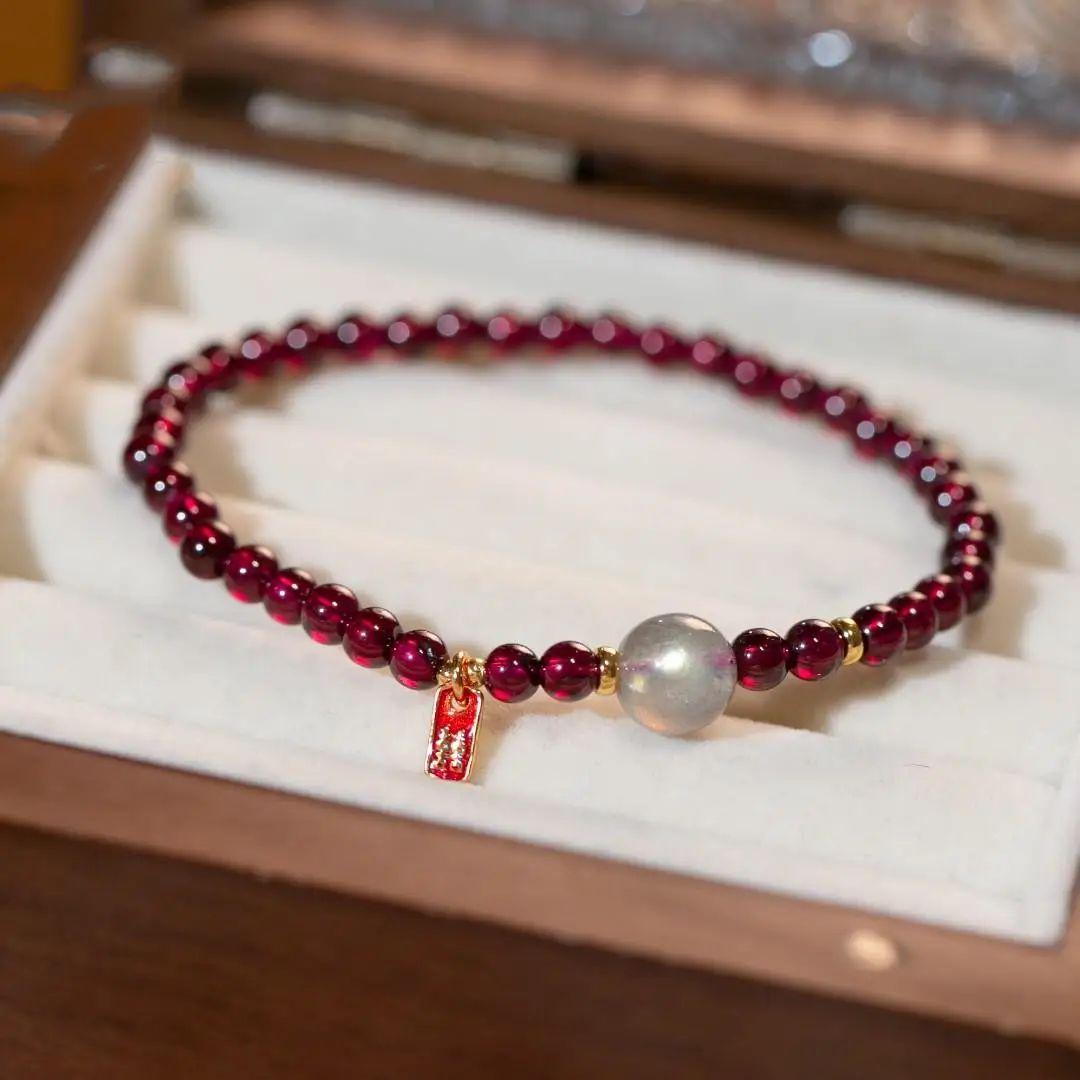 Natural Single-ring Garnet String With Pavement Accessory