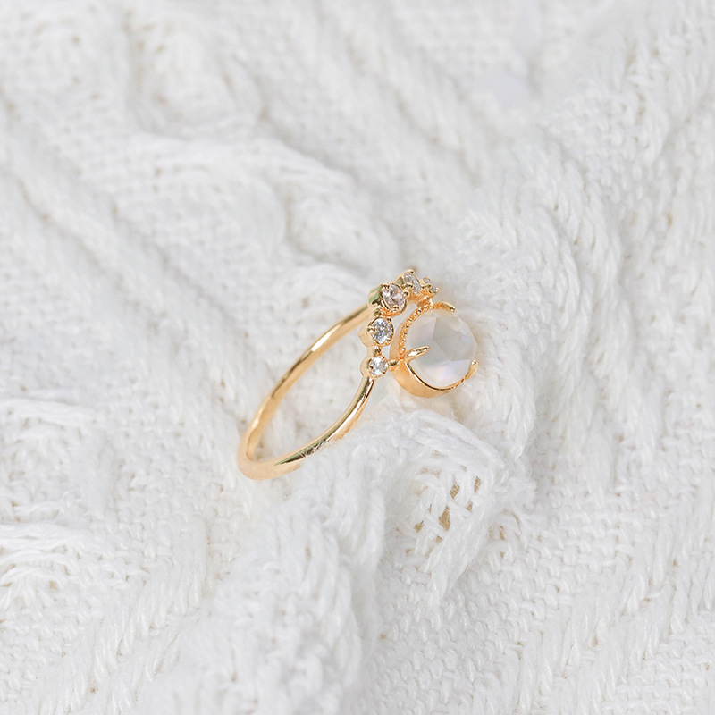 Title 5, Stick White Shell Double Stone Ring