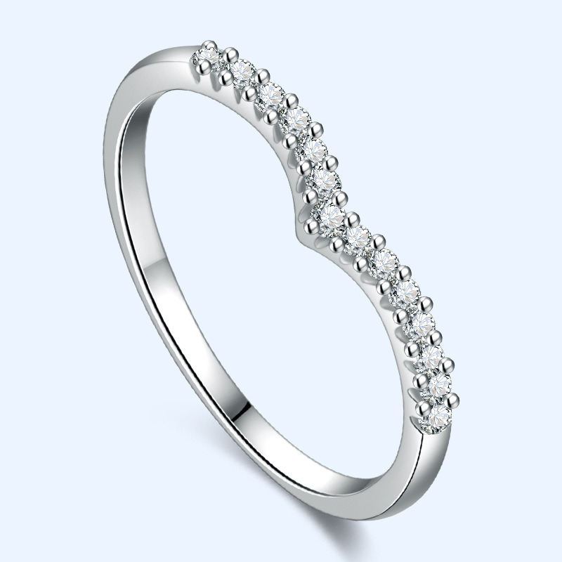 Bone V-shaped Row Diamond Women's Small Ring