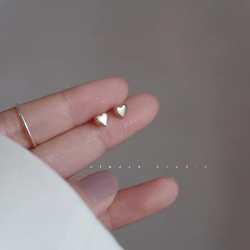 Niche Stylish Gold Plated Heart Studs Ins Hot Sale Everyday Wear Women Ear Jewelry