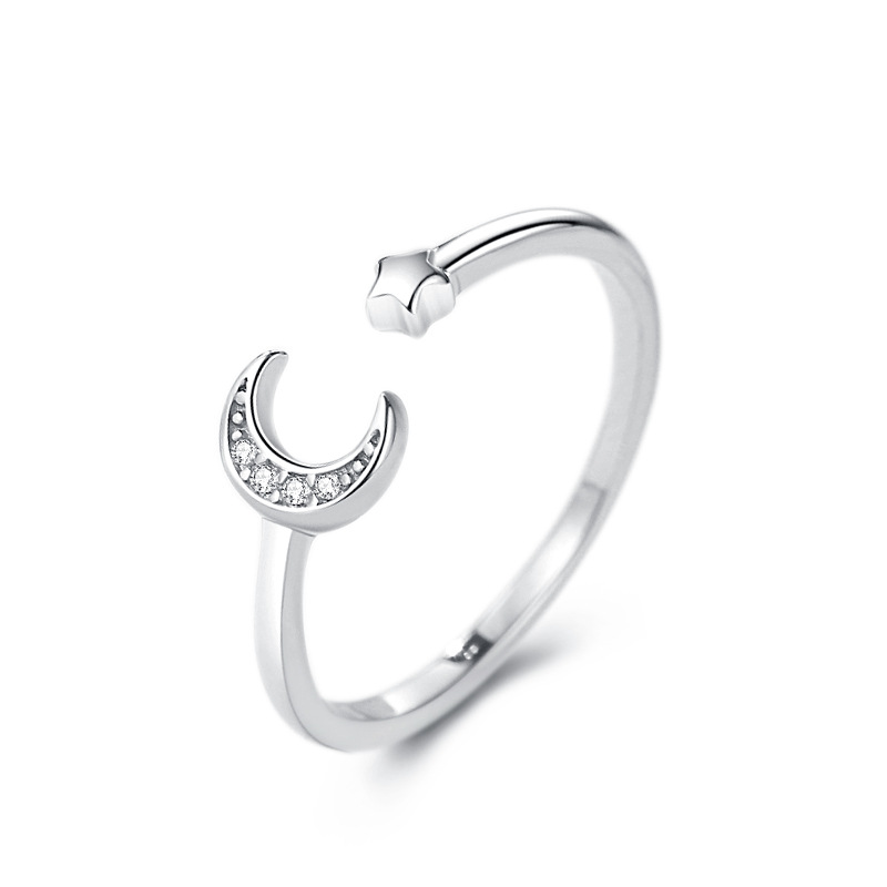 Title 3, Anillo de luna y estrella con incrustaciones de...