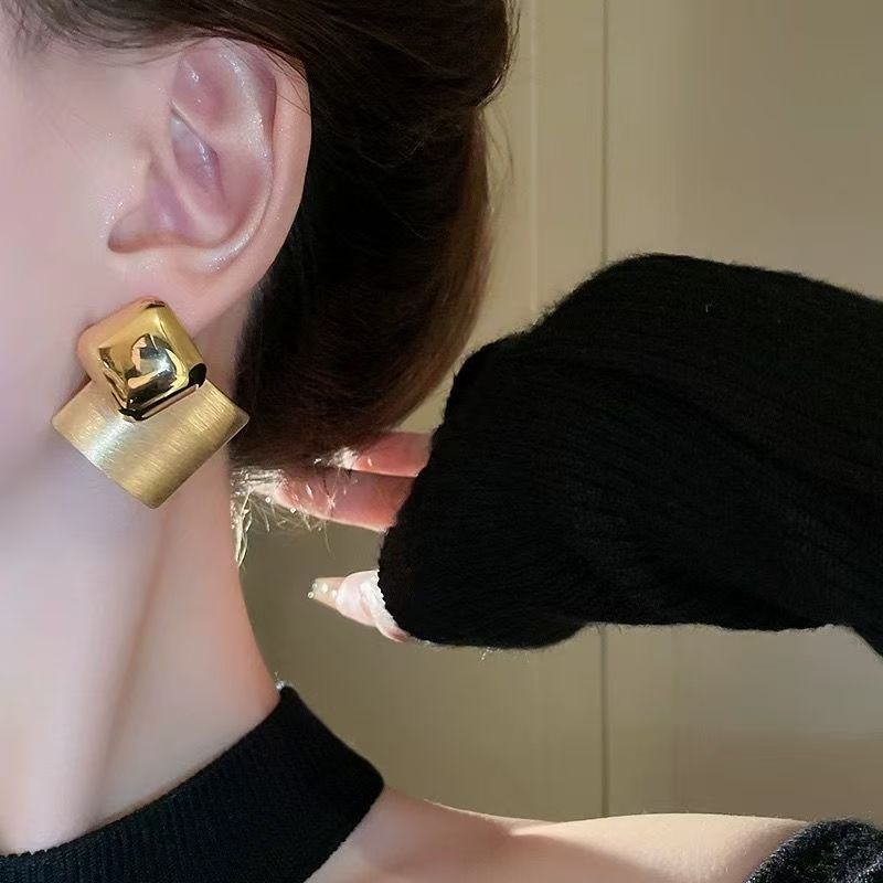 2026 New Brushed Gold Earrings, Retro Hong Kong Style Oversized Light Luxury Earrings, Stylish & Versatile For Women