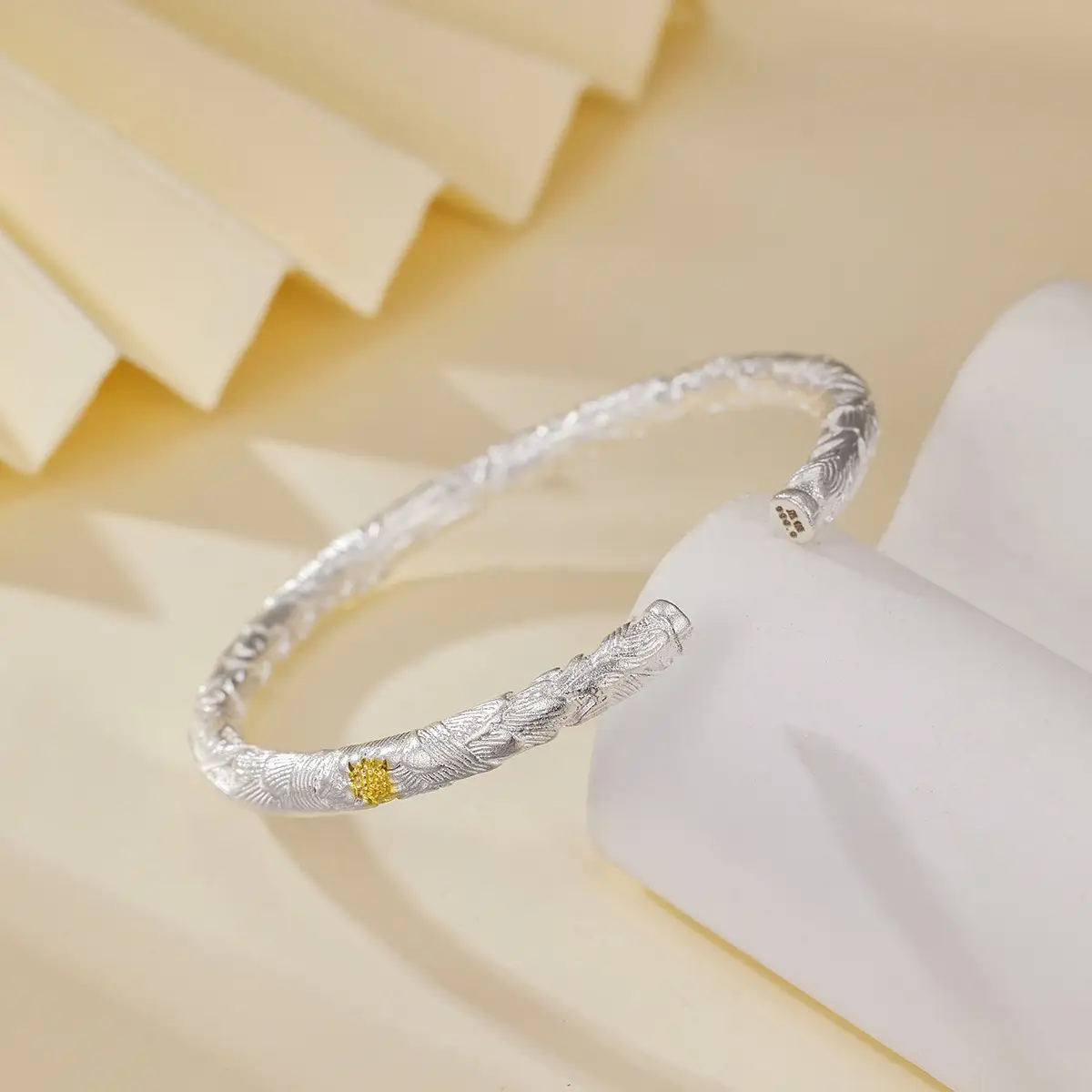 1pcs 925 Sterling Silver Feather Engraved Two-Tone Open Cuff Bangle, Elegant Chinese Style, For Daily & Dating Wear