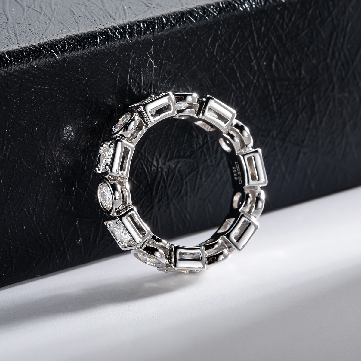Moissanite Women's S925 Sterling Silver Single Row Diamond Ring - Image 2