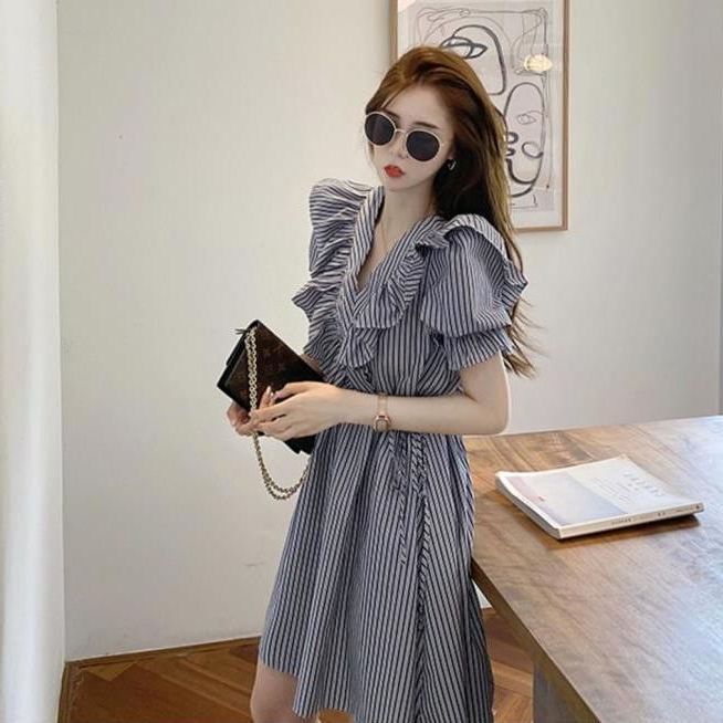 Women's French Vintage Ruffle Bubble Sleeve Dress