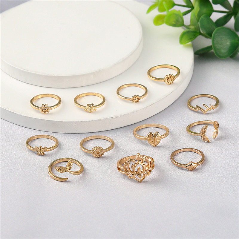 Fashion Hollow Carved Personality Fishtail Animal Joint Ring