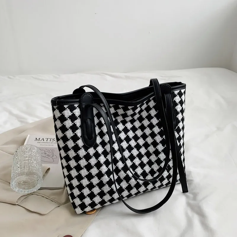 Plaid Single Shoulder Bag For Women With Large Capacity Tote - Black