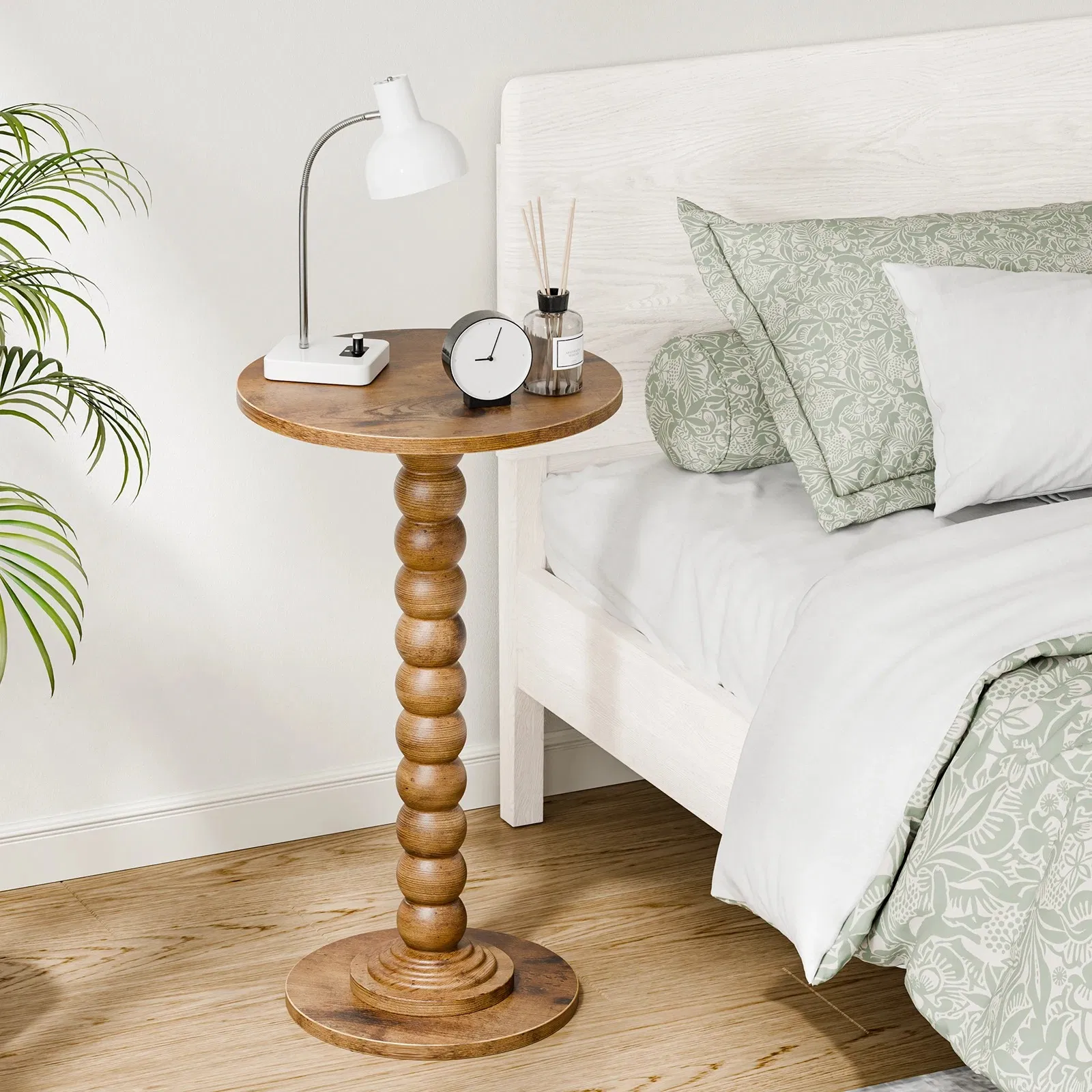 Round side table, equipped with solid wood legs, suitable for use as a multi-functional beverage table in living rooms, bedrooms and corners. image 5