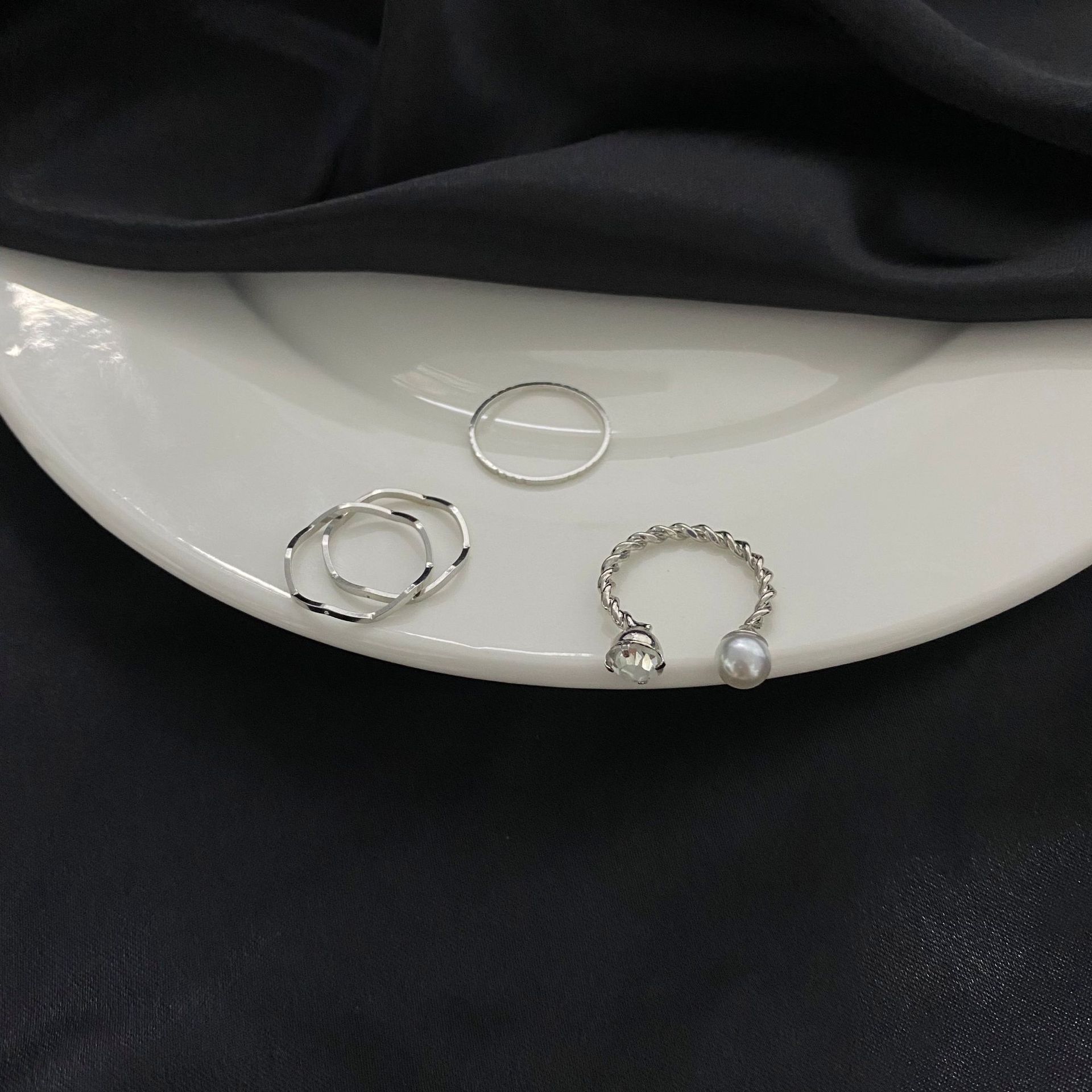 Korean Ins Irregular Pattern Pearl Five-piece Set Ring