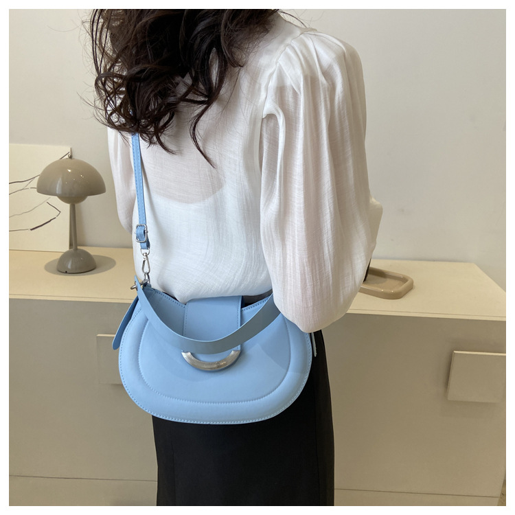 Title 8, Solid Color Retro Underarm Portable Shoulder Me...