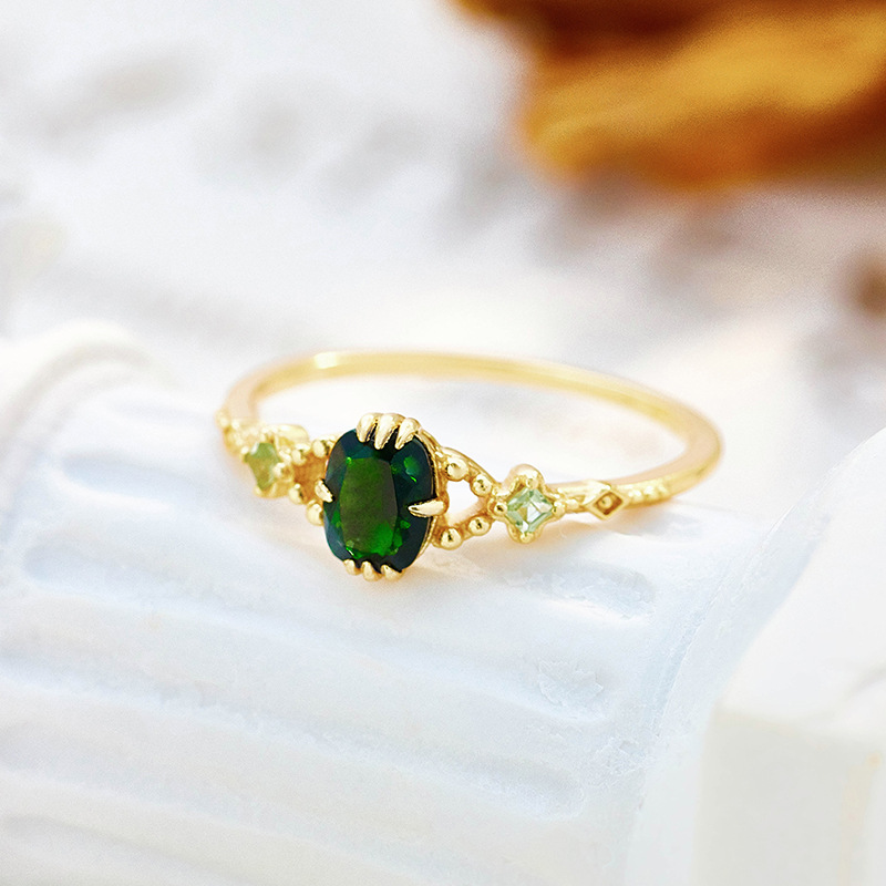 Title 6, Luxe Ring Groene Zandsteen Peridot Handstuk Mei...