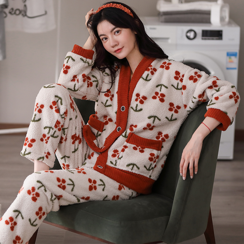 Title 6, Coral Fleece Pajamas Long-sleeved Padded Suit