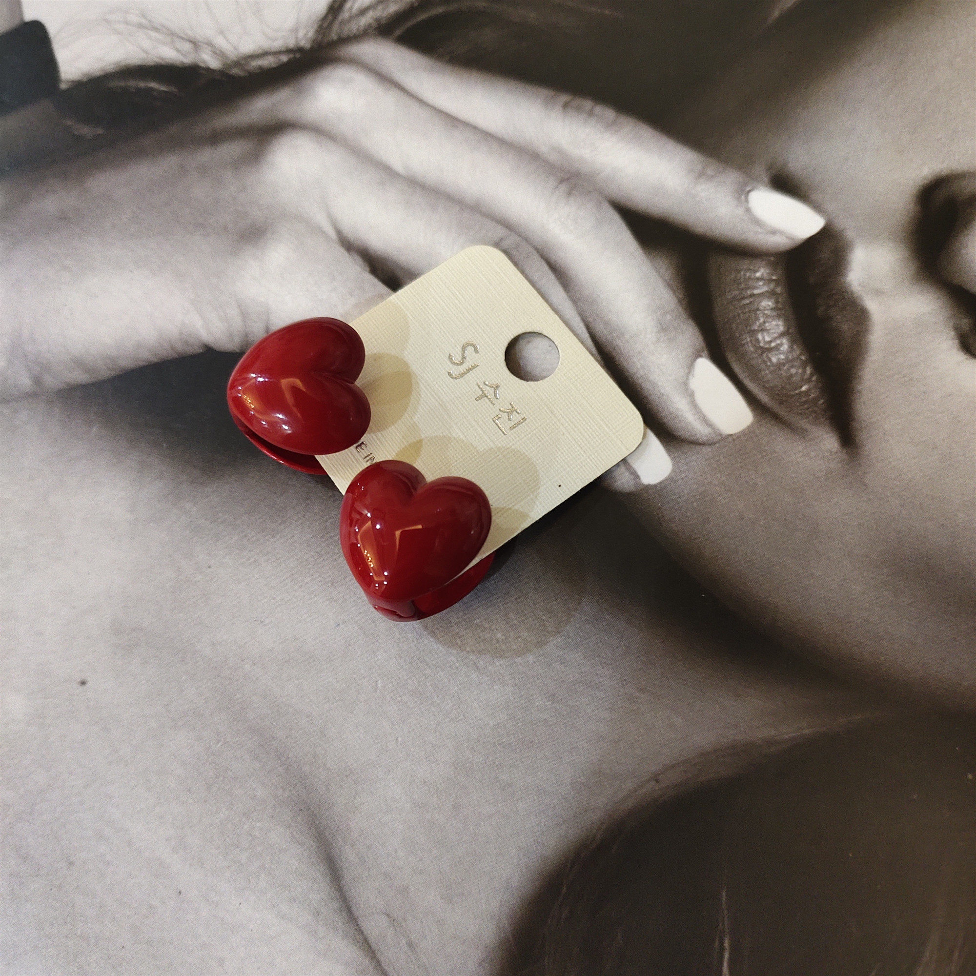 Red Pentagram Round All-match Small Stud Earrings New