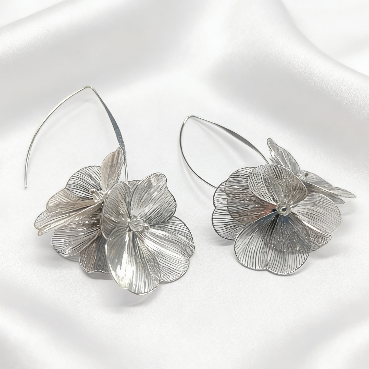 Cross-Border European Earrings For Women, Unique Hollow Metal Flower Design Stud Earrings, Niche Elegant Versatile Premium Ear Jewelry