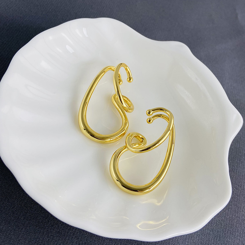 Women's Fashion Twisted Line Ear Clips