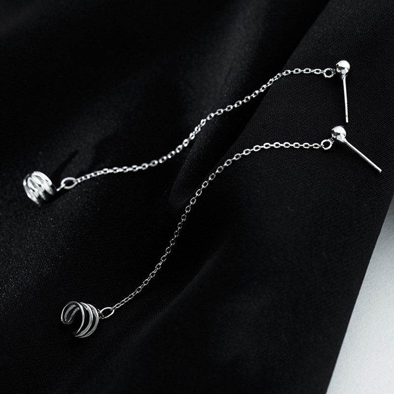 Minimalist Style Integrated Chain Stud Is Simple