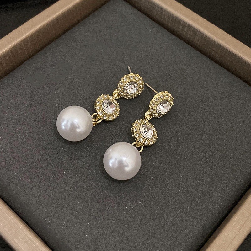 Vintage Elegance Monet Garden Pearl Flower Stud Earrings Luxury Women Ear Accessory