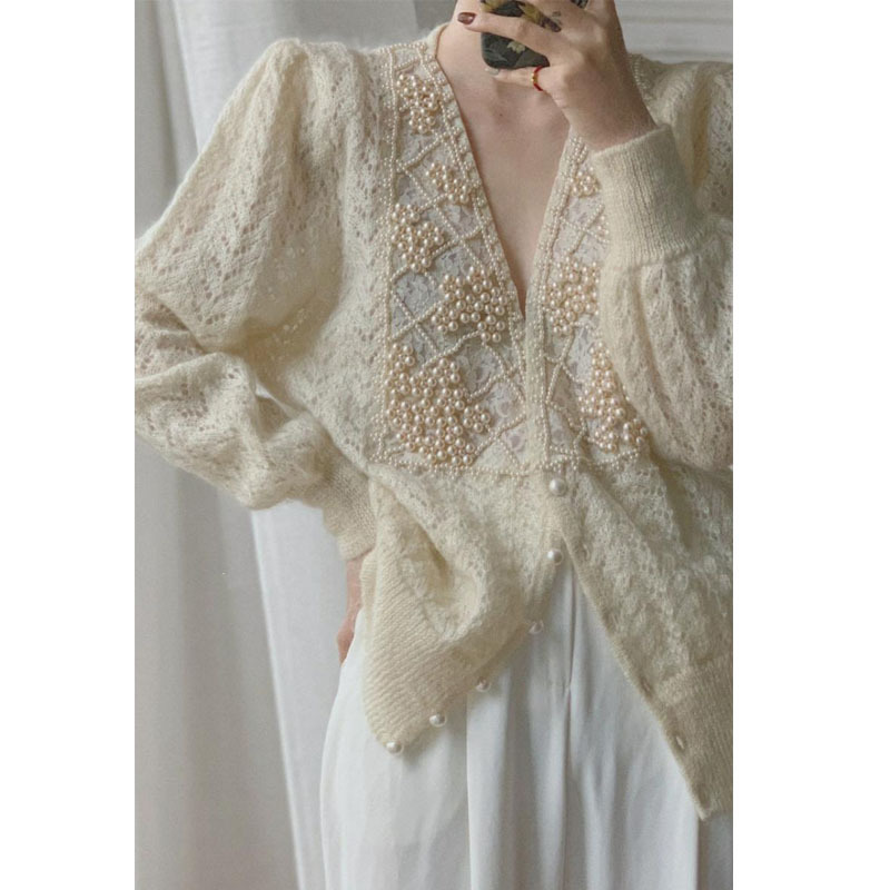 Title 4, Cardigan orné de perles et manteau pull en mohair